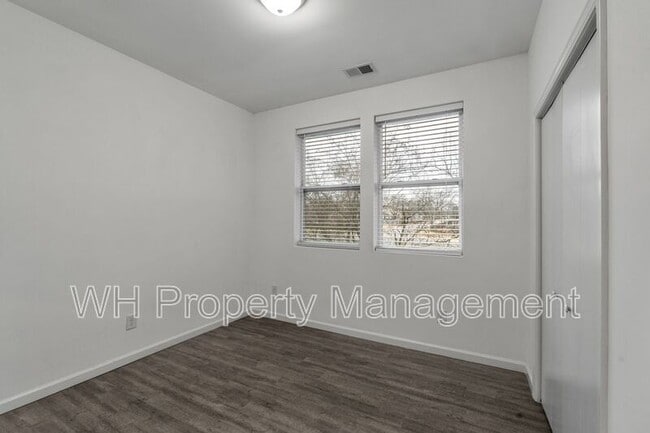Building Photo - 265 E Old Hickory Blvd