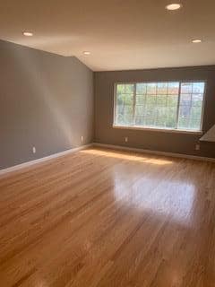 Building Photo - 2429 Poplar Dr