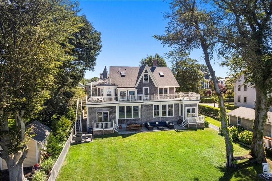 Building Photo - 58 Washington St