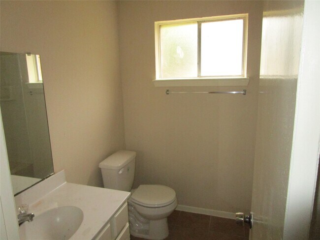 Building Photo - 16322 Clearmont Dr