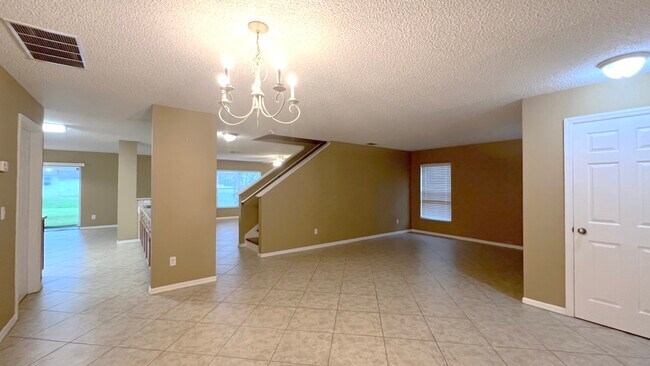 Building Photo - 831 Horseshoe Falls Dr