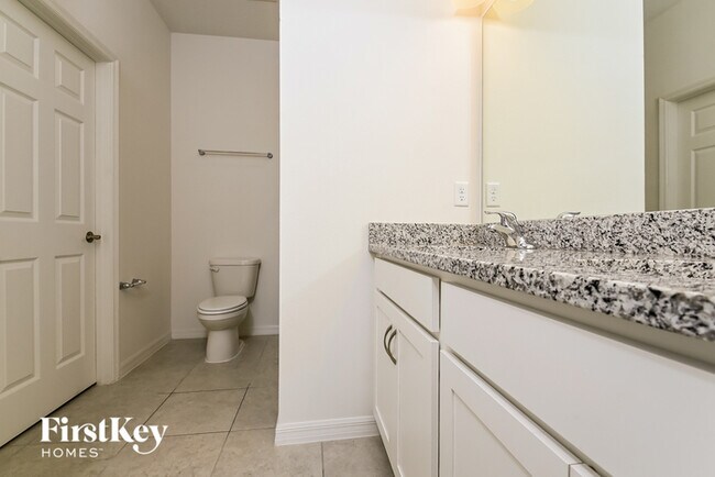 Building Photo - 315 Corbel Ln