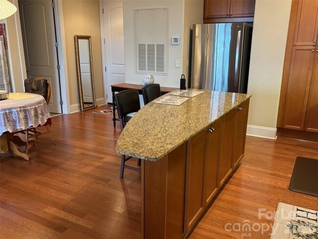 Building Photo - 4620 Piedmont Row Dr