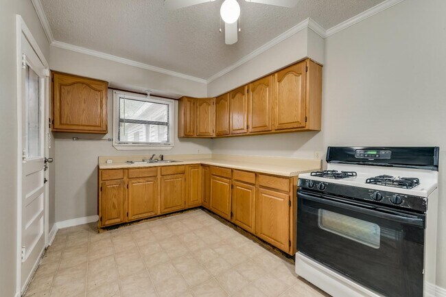 Building Photo - 1440 Moran Dr