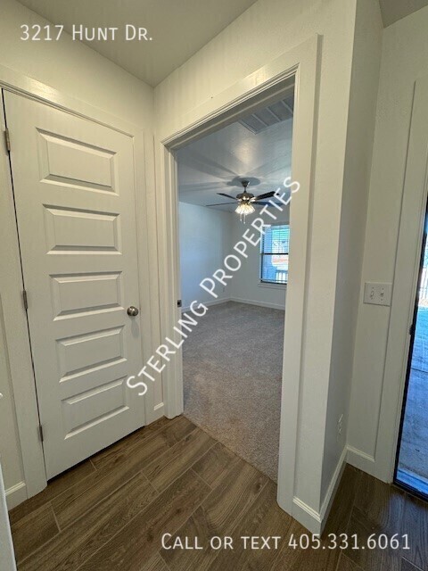 Building Photo - 3217 Hunt Ln