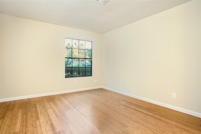 Building Photo - Upgraded Rancho Penasquitos 2 Bedroom at T...