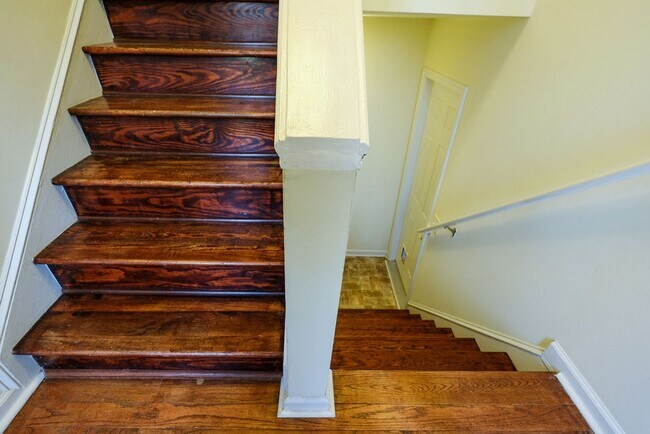 Building Photo - 15 White Street Extension