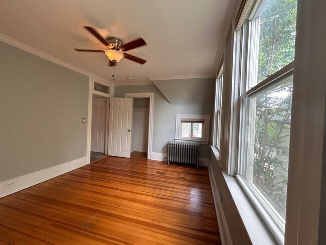 Building Photo - $0 DEPOSIT OPTION. CHARMING VICTORIAN TOWNHOUSE IN UPTOWN/CITY PARK WEST