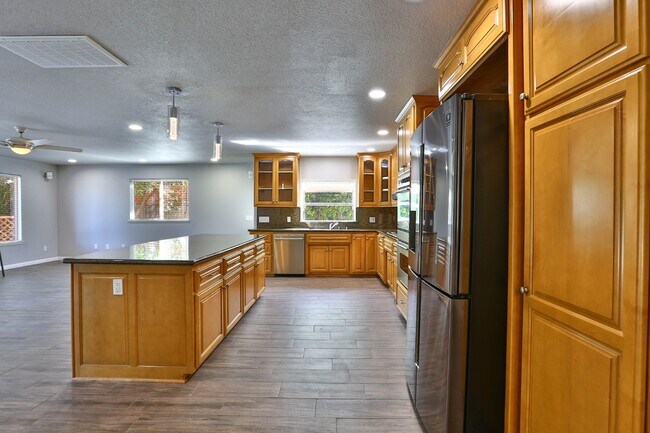 Building Photo - Saratoga single story home with Pool, and open Concept Living