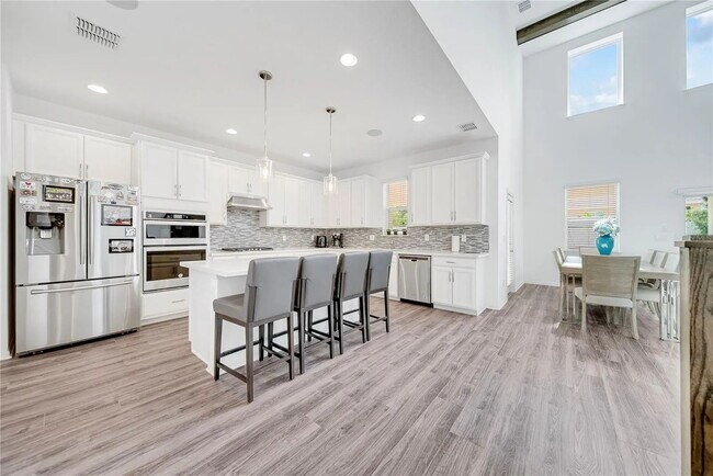 Building Photo - Stunning Fully Furnished 4 Bed Home with Resort-Style Community Amenities