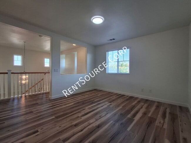 Building Photo - 1114 Cambridge Ct