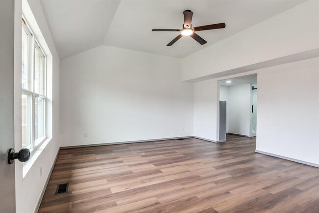 Building Photo - 8321 Breezewood Dr