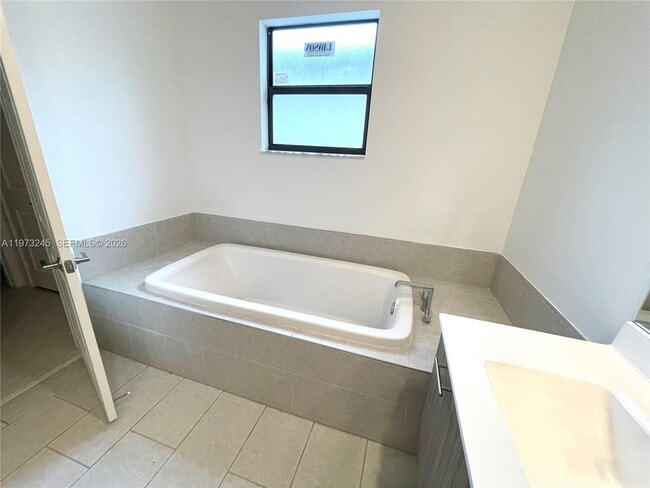 Building Photo - 4506 SW 174th Ave