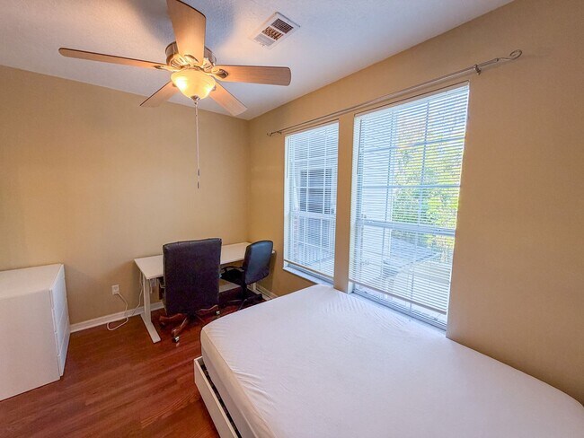 Building Photo - Campus View North #203