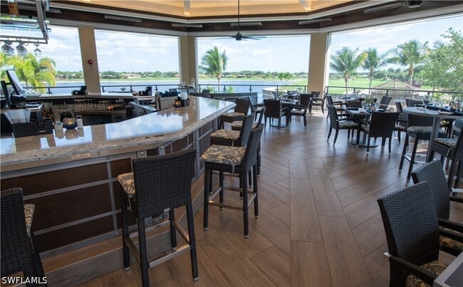 Building Photo - 10020 Siesta Bay Dr