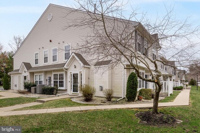 Building Photo - 1505 Beacon Hill Dr