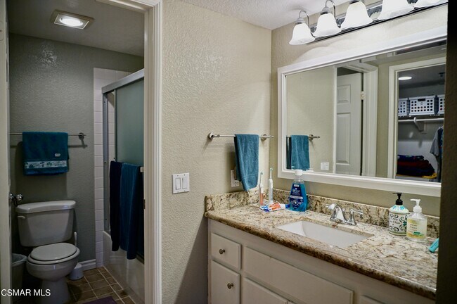Building Photo - 5837 Oak Bend Ln
