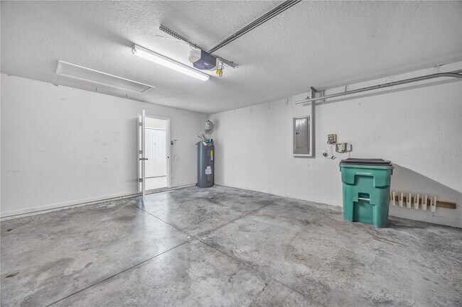 Building Photo - 30435 Annadale Dr
