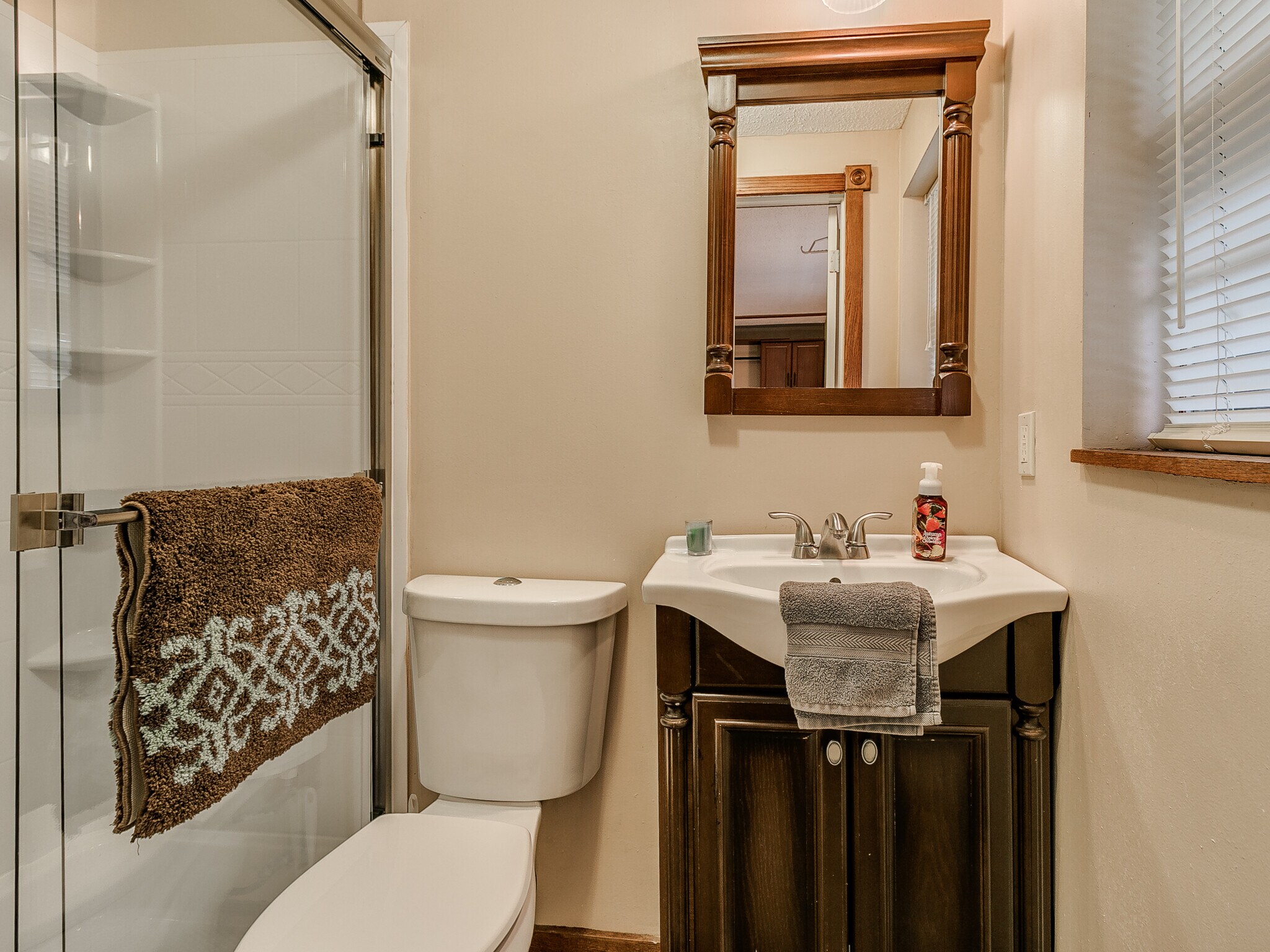 Building Photo - 1548 Bradley Pl