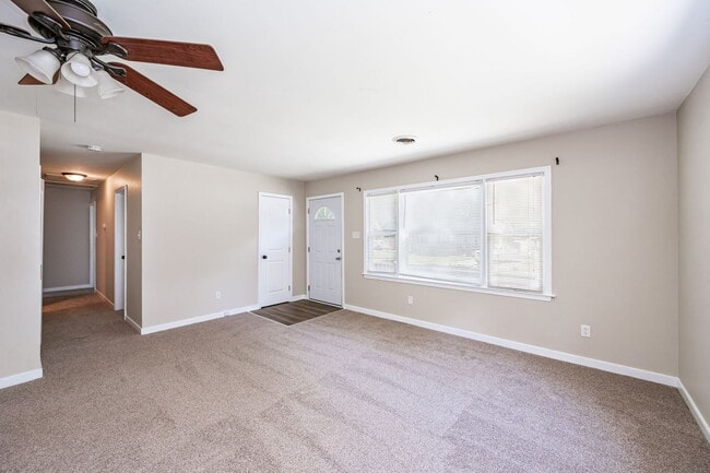 Building Photo - Chesterfield Ranch Home Available