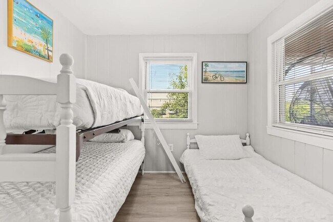 Building Photo - 71 Church St