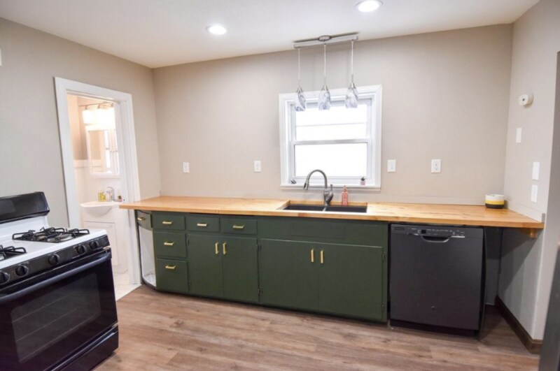 Building Photo - 204 Conley Ave S