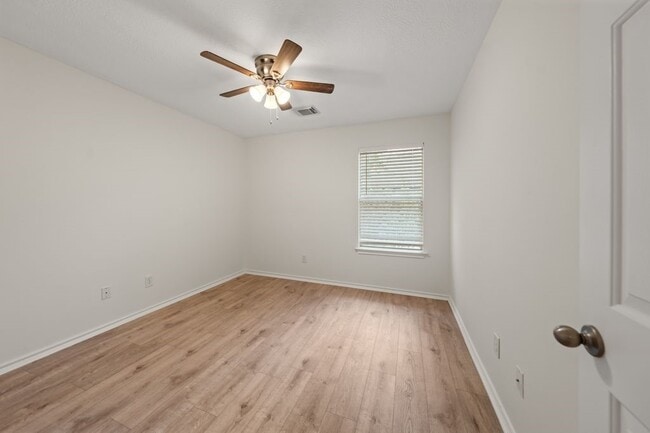 Building Photo - 222 Blushwood Pl