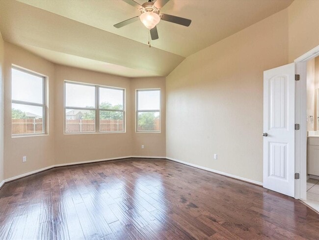 Building Photo - 305 Nivens Dr