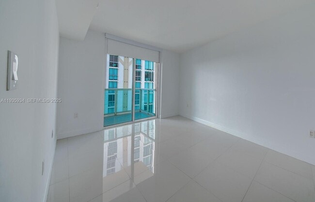 Building Photo - 250 Sunny Isles Blvd