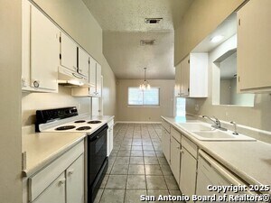 Building Photo - 3223 Leewood Dr