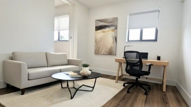 Building Photo - 1201 N 16th Ave