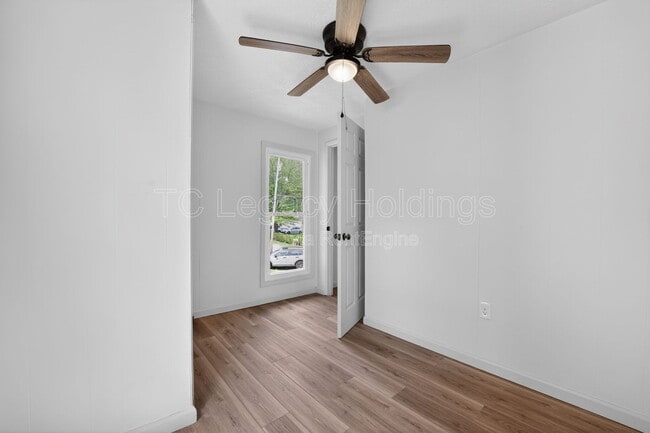 Building Photo - 73 Beechwood Ave