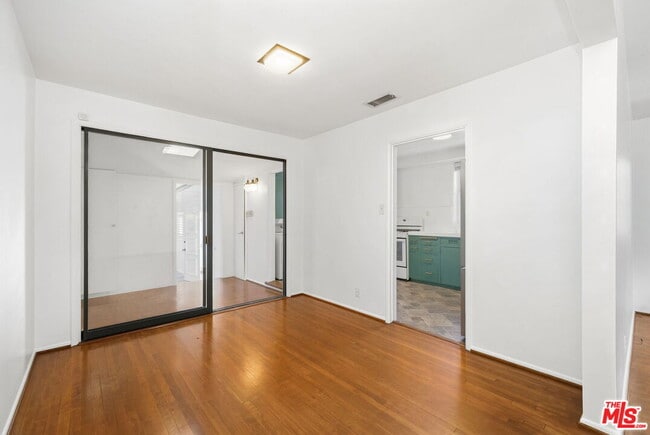 Building Photo - 14529 Greenleaf St