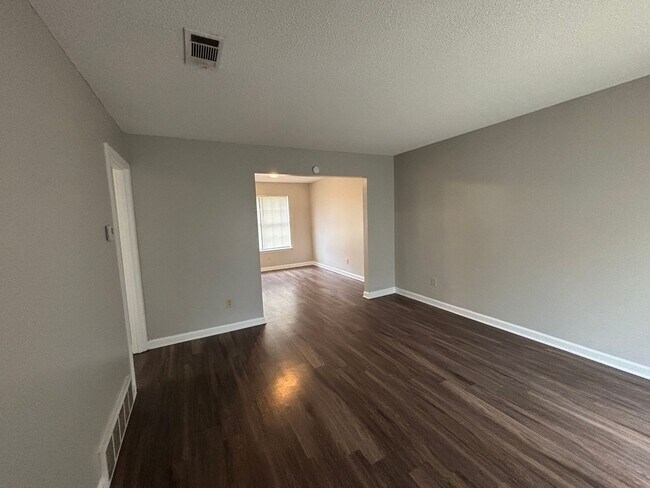 Building Photo - 3850 Farm Gate Cove