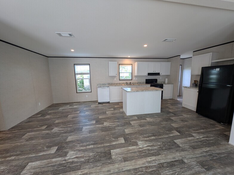 Building Photo - 3051 SW 50th St