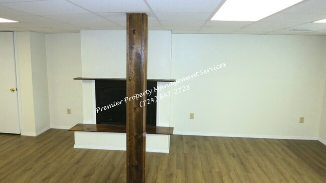 Building Photo - 511 Upper Service Rd