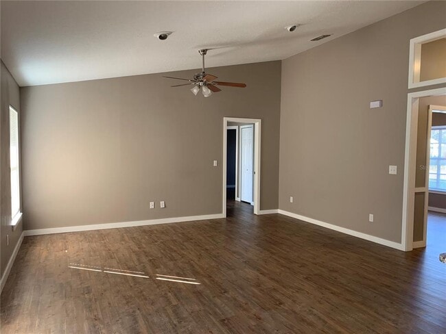 Building Photo - 1529 Spring Ridge Cir