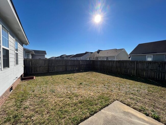 Building Photo - 1489 Mingary Ave