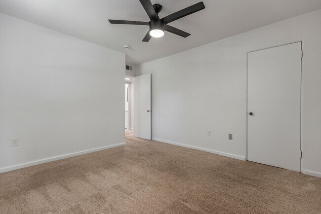 Building Photo - 53 Faris Cir