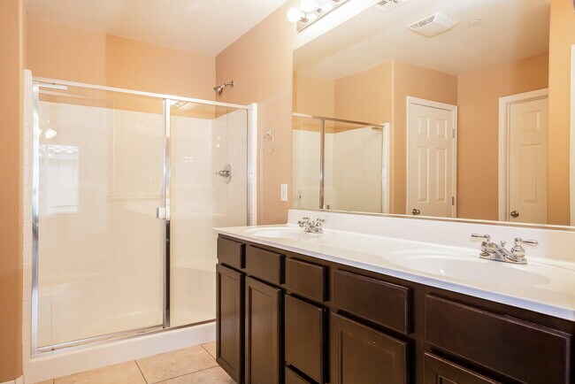 Building Photo - 10119 Watchtide Ct