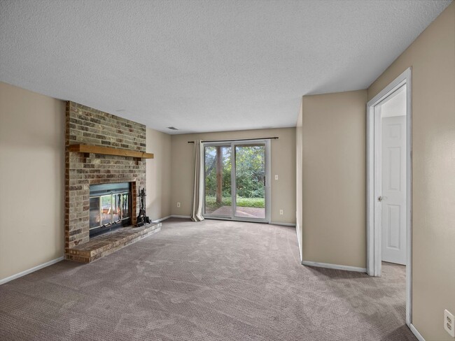 Building Photo - 3 Bedroom Golden Valley Home