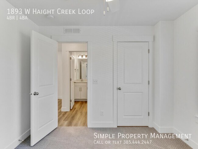 Building Photo - Luxurious 4-BD Townhouse in Farmington!