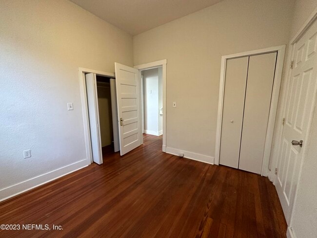 Building Photo - 1824 Perry Pl