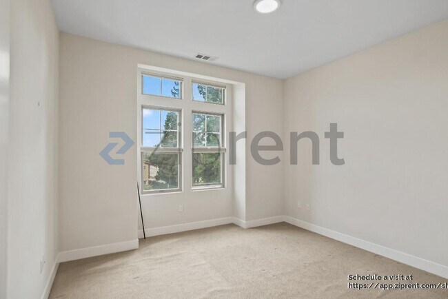 Building Photo - 31 Catania Common