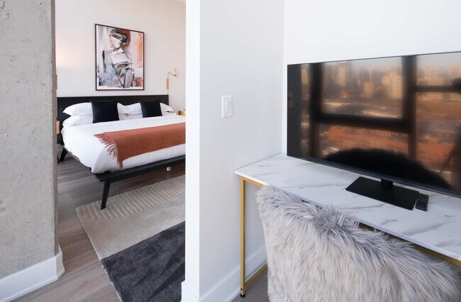 Building Photo - 730 N Milwaukee Ave