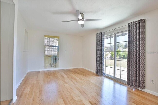 Building Photo - 7355 Cass Cir