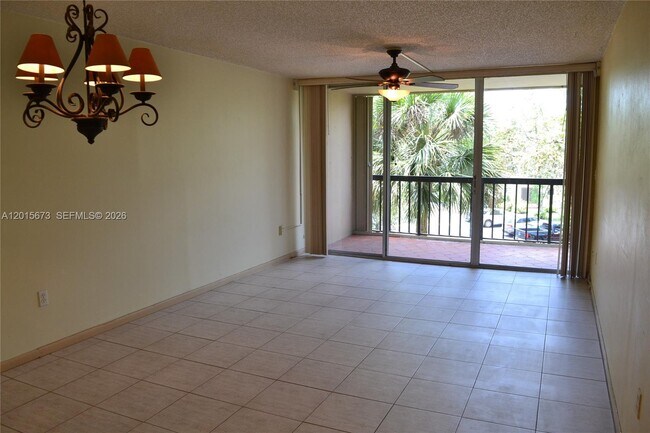 Building Photo - 10855 SW 112th Ave