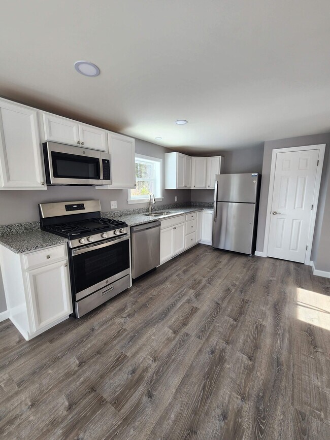 Building Photo - 45 Northway St