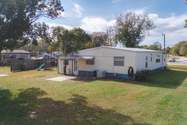 Building Photo - 3648 Fox Ridge Blvd