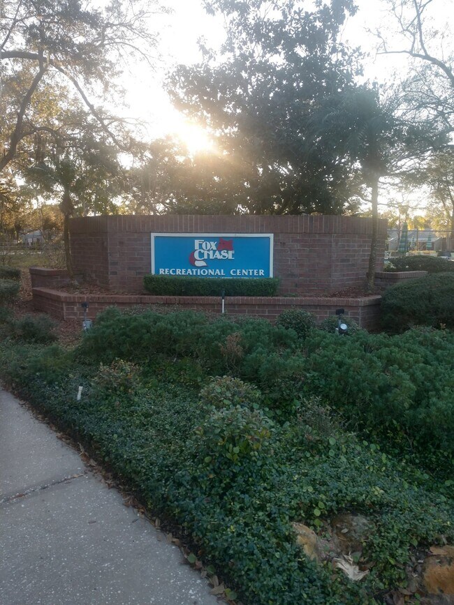 Building Photo - $200 Move in Special 2 Bedroom/2 Bath Palm...